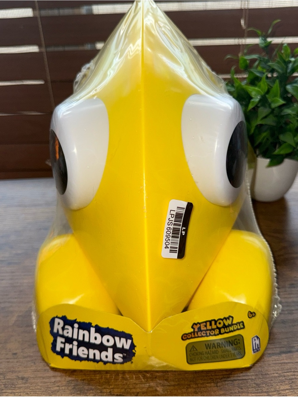 Roblox Rainbows Friends Yellow Collector Bundle